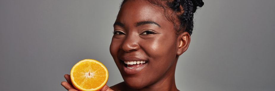 6 benefícios da vitamina C para a pele que você precisa conhecer